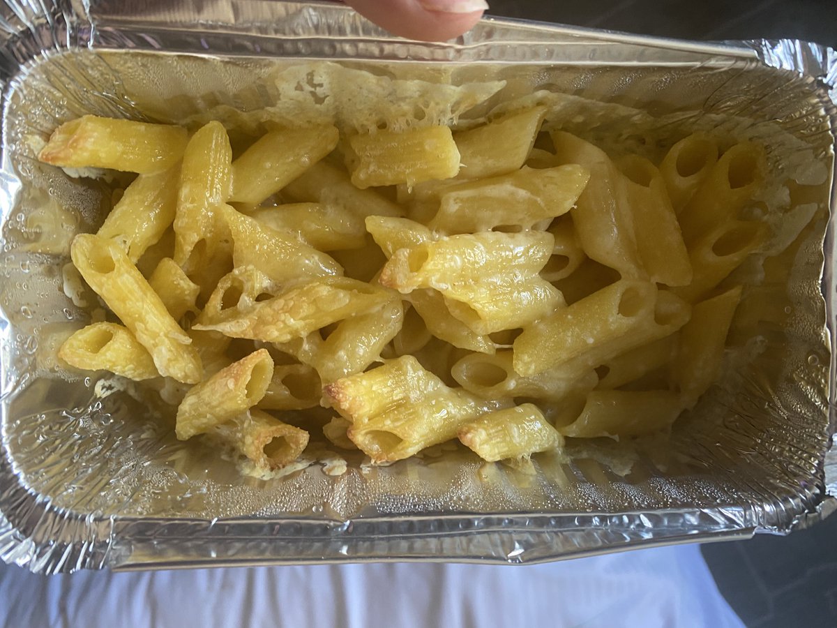 cardell_em's tweet photo. @qldhealthnews Apparently this is a meal suitable to be supplied to a 4yr &amp; 18mo for lunch and dinner for the last 4 days, in consultation with Queensland Health recommendations. No 2fruit &amp; 3veg here. #reviewprocesses https://t.co/aaL3OaVen2