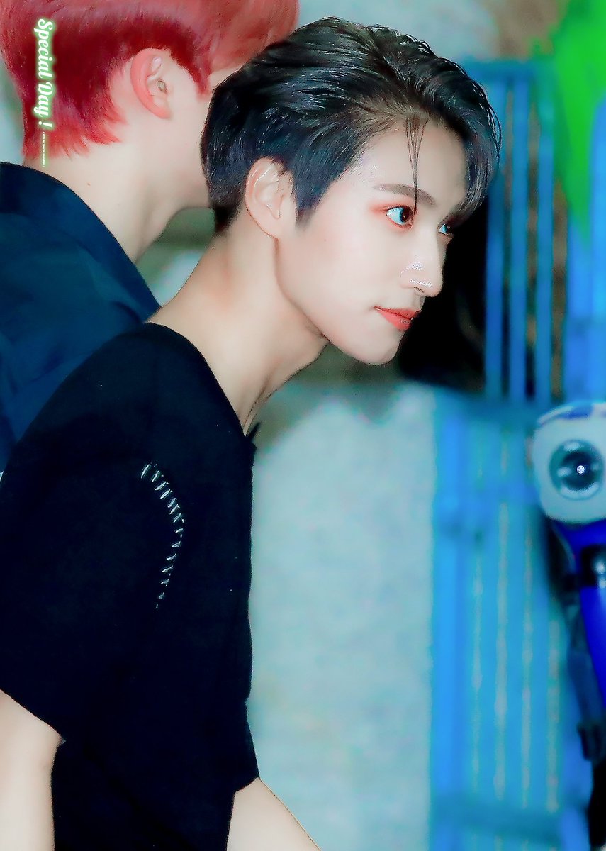 Seonghwa as Hero"𝐼 𝑐𝑎𝑛 𝑏𝑒 𝑦𝑜𝑢𝑟 𝒉𝑒𝑟𝑜 𝑏𝑎𝑏𝑦𝐼 𝑐𝑎𝑛 𝑘𝑖𝑠𝑠 𝑎𝑤𝑎𝑦 𝑡𝒉𝑒 𝑝𝑎𝑖𝑛𝐼 𝑤𝑖𝑙𝑙 𝑠𝑡𝑎𝑛𝑑 𝑏𝑦 𝑦𝑜𝑢 𝑓𝑜𝑟𝑒𝑣𝑒𝑟𝑌𝑜𝑢 𝑐𝑎𝑛 𝑡𝑎𝑘𝑒 𝑚𝑦 𝑏𝑟𝑒𝑎𝑡𝒉 𝑎𝑤𝑎𝑦"