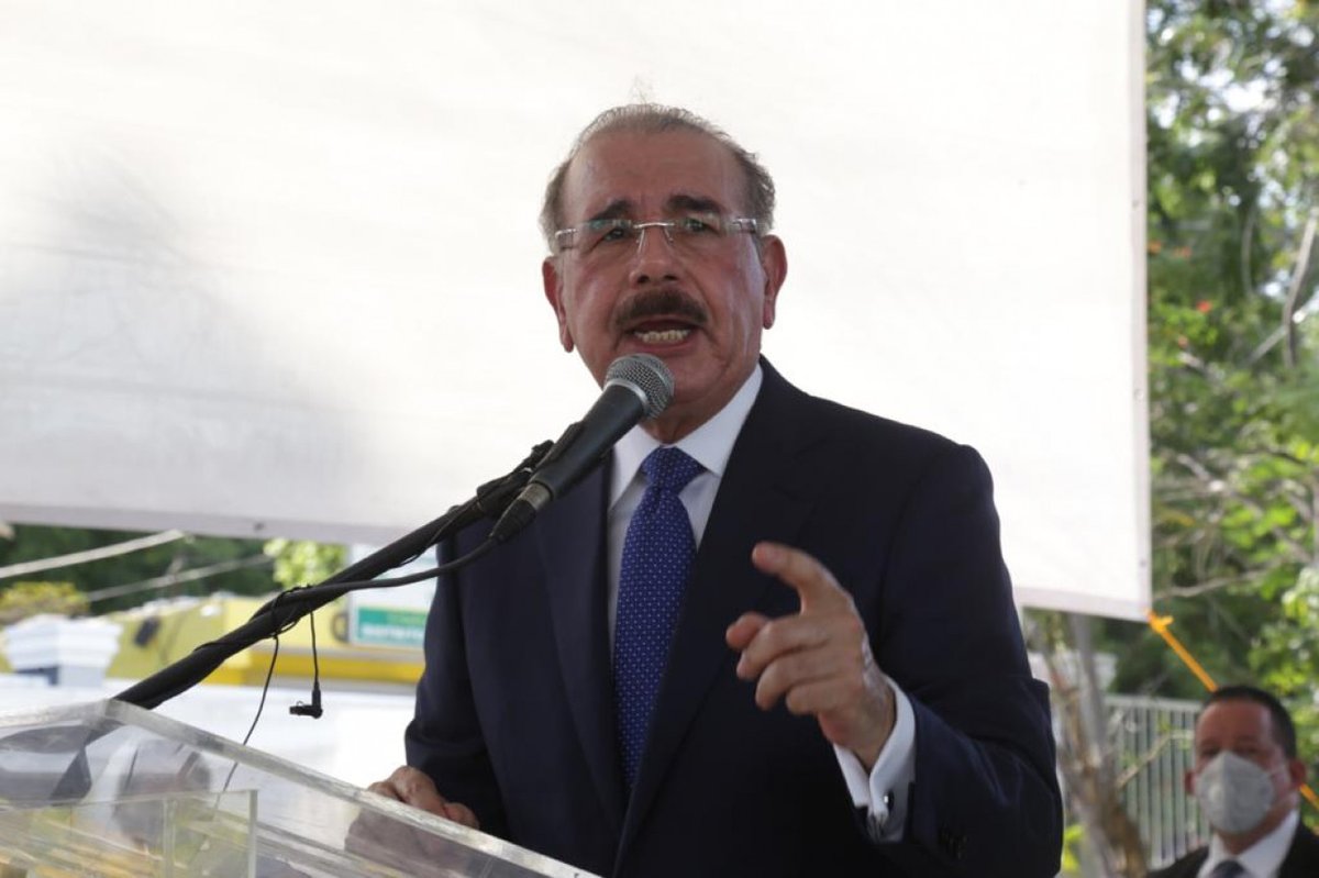 PLD (@pldenlinea) on Twitter photo El presidente <a href="/DaniloMedina/">Danilo Medina</a> agradece al pueblo dominicano por haberle permitido servirle ,“Cumplí todo lo que prometí”, dice en Neyba. vanguardiadelpueblo.do/2020/08/presid… El presidente <a href="/DaniloMedina/">Danilo Medina</a> agradece al pueblo dominicano por haberle permitido servirle ,“Cumplí todo lo que prometí”, dice en Neyba. vanguardiadelpueblo.do/2020/08/presid…