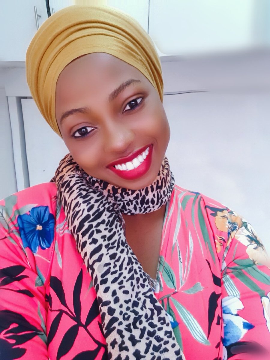 Fatumah18's tweet photo. Smile brighter than your dreams. Juma kareem https://t.co/Fa6WUwztne