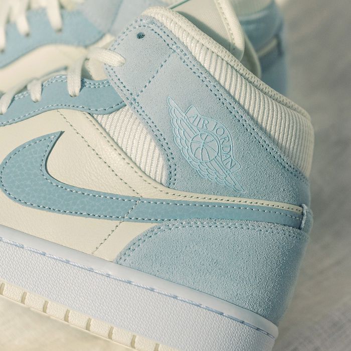 Releasing at 3AM EST Air Jordan 1 Mid 