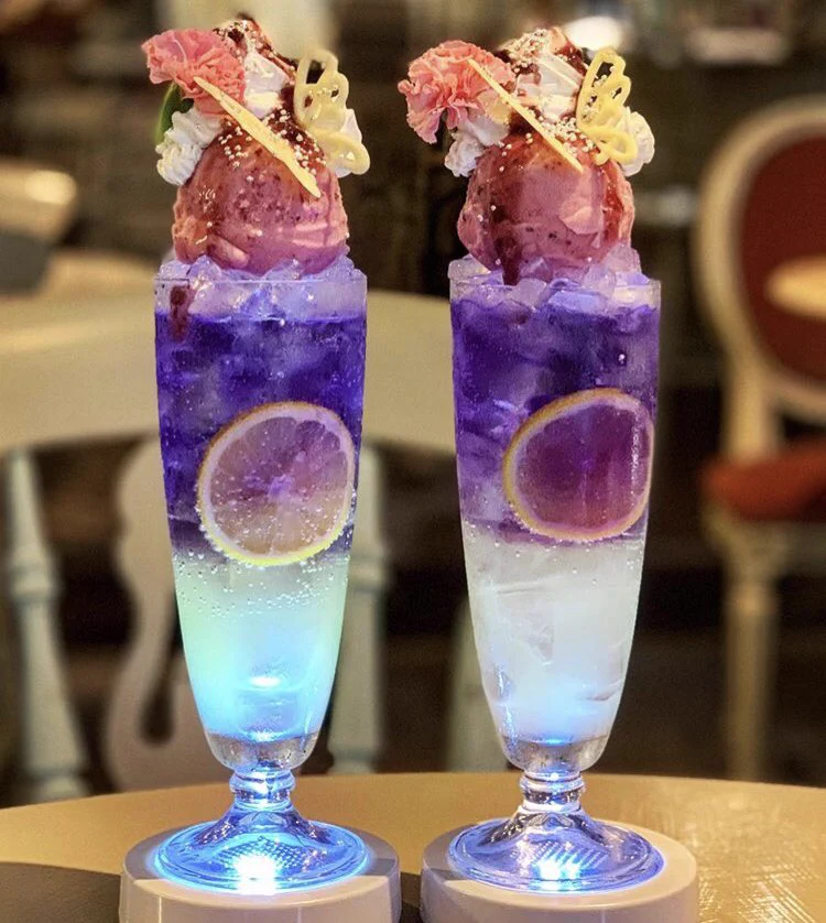 色鮮やかなフロートが食べられる！京都府烏丸御池駅近くの「カフェチェリッシュ」！