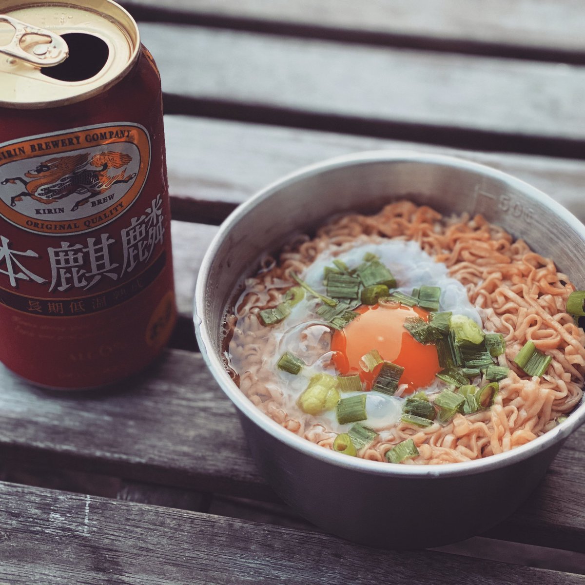 SnailCamp's tweet photo. 次のキャンプ用に大きめシェラカップゲット！とりあえずチキンラーメン作ってみました。

#シェラカップ #coleman https://t.co/EmMAv9h3i2