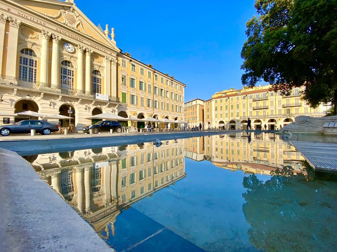 VisitCotedazur's tweet photo. Reflet d'eau le matin sur la Place Garibaldi à #Nice06... 

 📸 @OlivMcar #CotedAzurFrance #ChangezDeDecor #CetEteJeVisiteLaFrance #OnaTousBesoinDuSud #ILoveNice #ExploreNiceCotedAzur https://t.co/D3BBQFvmrt