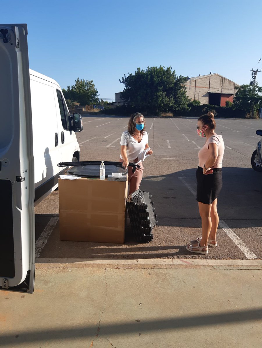 CVI_V3's tweet photo. ♻️  El miércoles entregamos #compostadores a vecinos de #Cheste que participaron en la jornada de #CompostajeCVI y se han sumado al programa para compostar en casa.
💚Gracias por la magnífica acogida. https://t.co/jekrHt3owh