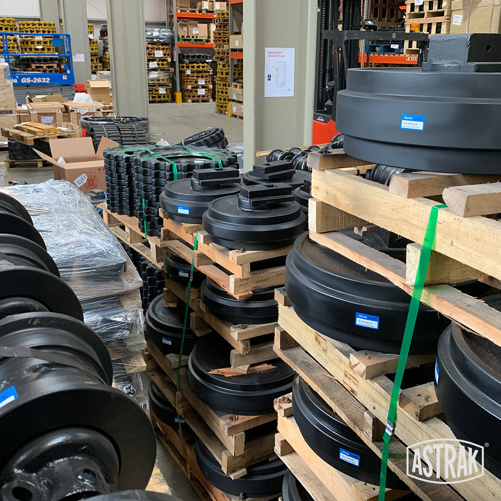 AstrakGlobal's tweet photo. Another massive delivery of our popular DuraTrack undercarriage components has arrived in our warehouse and will soon be ready to be despatched to our hardworking customers across the UK & Europe. #astrak #keepbritainbuilding #planthire #construction https://t.co/McG1ykgU1D