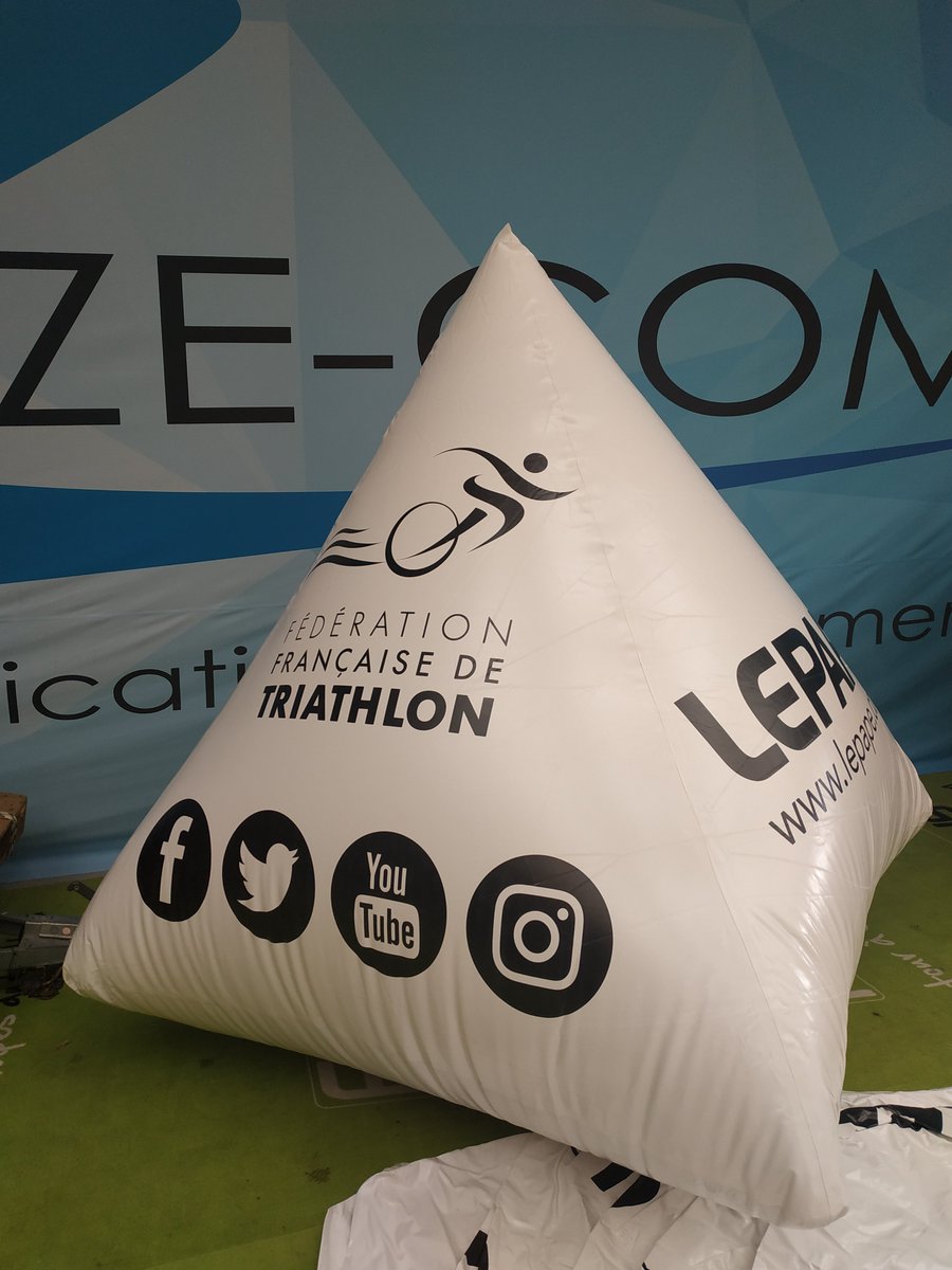 StudioZecom's tweet photo. Fabrication et départ cette semaine de nos ateliers de plusieurs bouées pour la fédération française de triathlon. https://t.co/ossIhnkW17