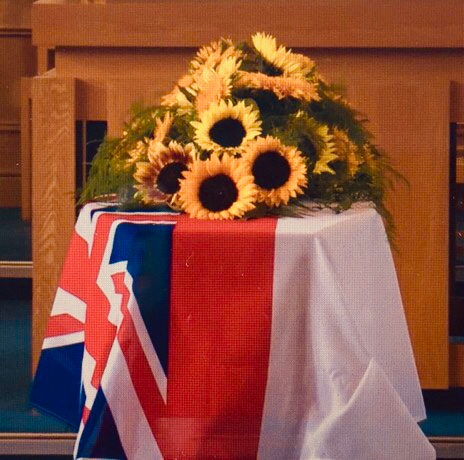 Former Head of RN Medical Services 2017-2021 (@cdreingakennedy) on Twitter photo Yesterday we celebrated the life of Angela Piper (Pope). Despite the restrictions we came together to give a special send-off to a special lady. In her own words; Live Life!
❤️💚<a href="/28fdbty/">Neale Piper</a> <a href="/AdmTonyRadakin/">First Sea Lord</a> <a href="/VAdmNickHine/">Sir Nick Hine</a> <a href="/RoyalNavy/">Royal Navy</a> @DMS_DG Yesterday we celebrated the life of Angela Piper (Pope). Despite the restrictions we came together to give a special send-off to a special lady. In her own words; Live Life!
❤️💚<a href="/28fdbty/">Neale Piper</a> <a href="/AdmTonyRadakin/">First Sea Lord</a> <a href="/VAdmNickHine/">Sir Nick Hine</a> <a href="/RoyalNavy/">Royal Navy</a> @DMS_DG