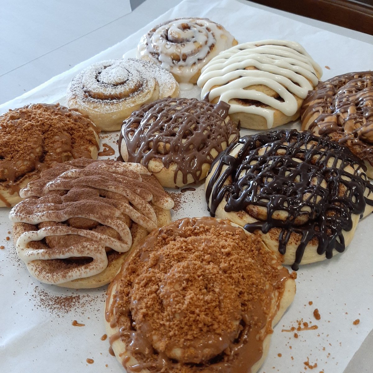 TheRollingPin7's tweet photo. A Box full of different flavours! You won't get bored! "Make Your Own Box" - Assorted Cinnamon Rolls! #qualityyoucantrust #qualityyoucantaste 

Kindly DM for orders or queries. 
We Deliver! 🚚

#mumpreneur #homebaker #nairobibaker #cinnamonrolls #makeyourownbox https://t.co/xFcp5qr03O