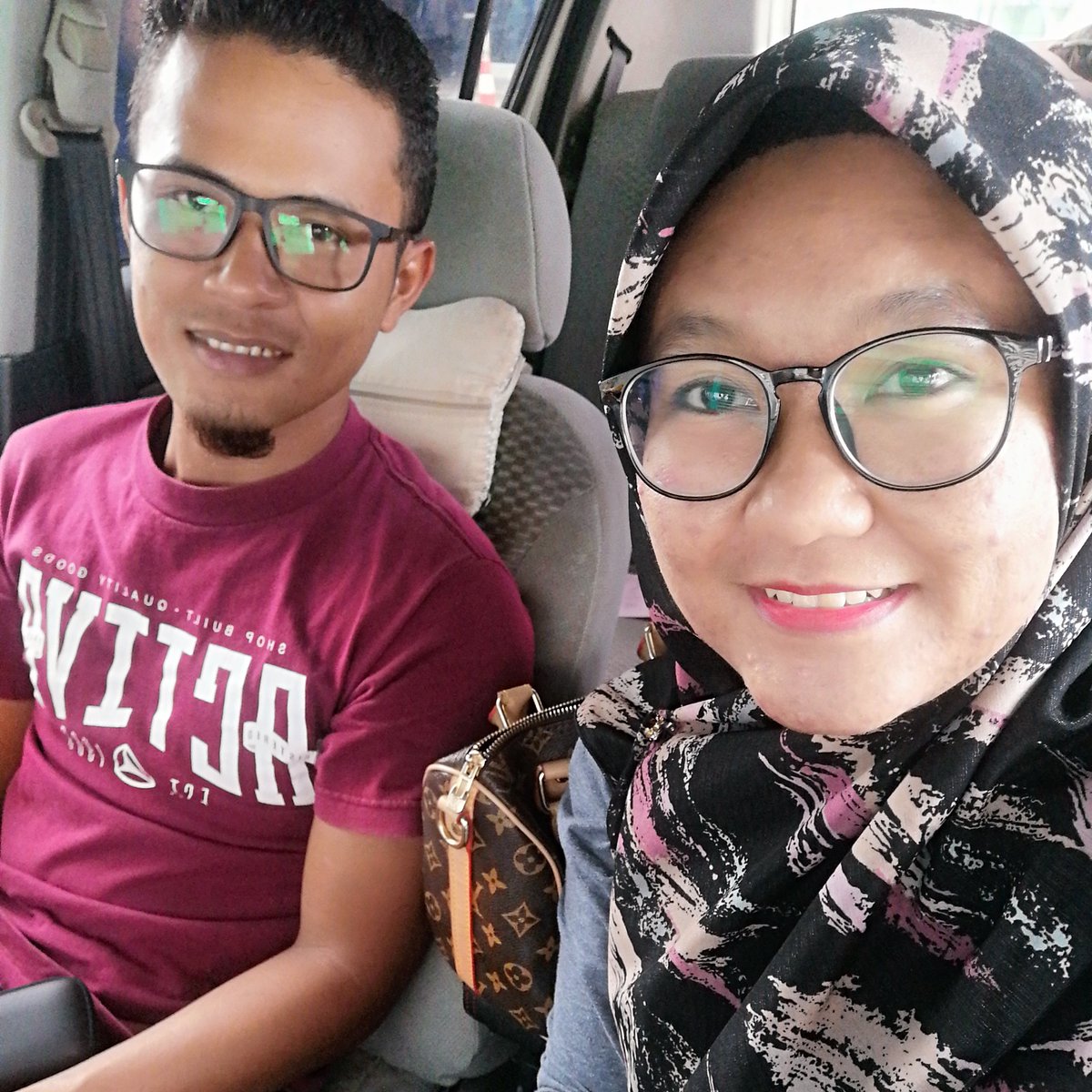 mohdr_oy's tweet photo. thank for everything syg.. missyou https://t.co/OEM9Zvl7gH