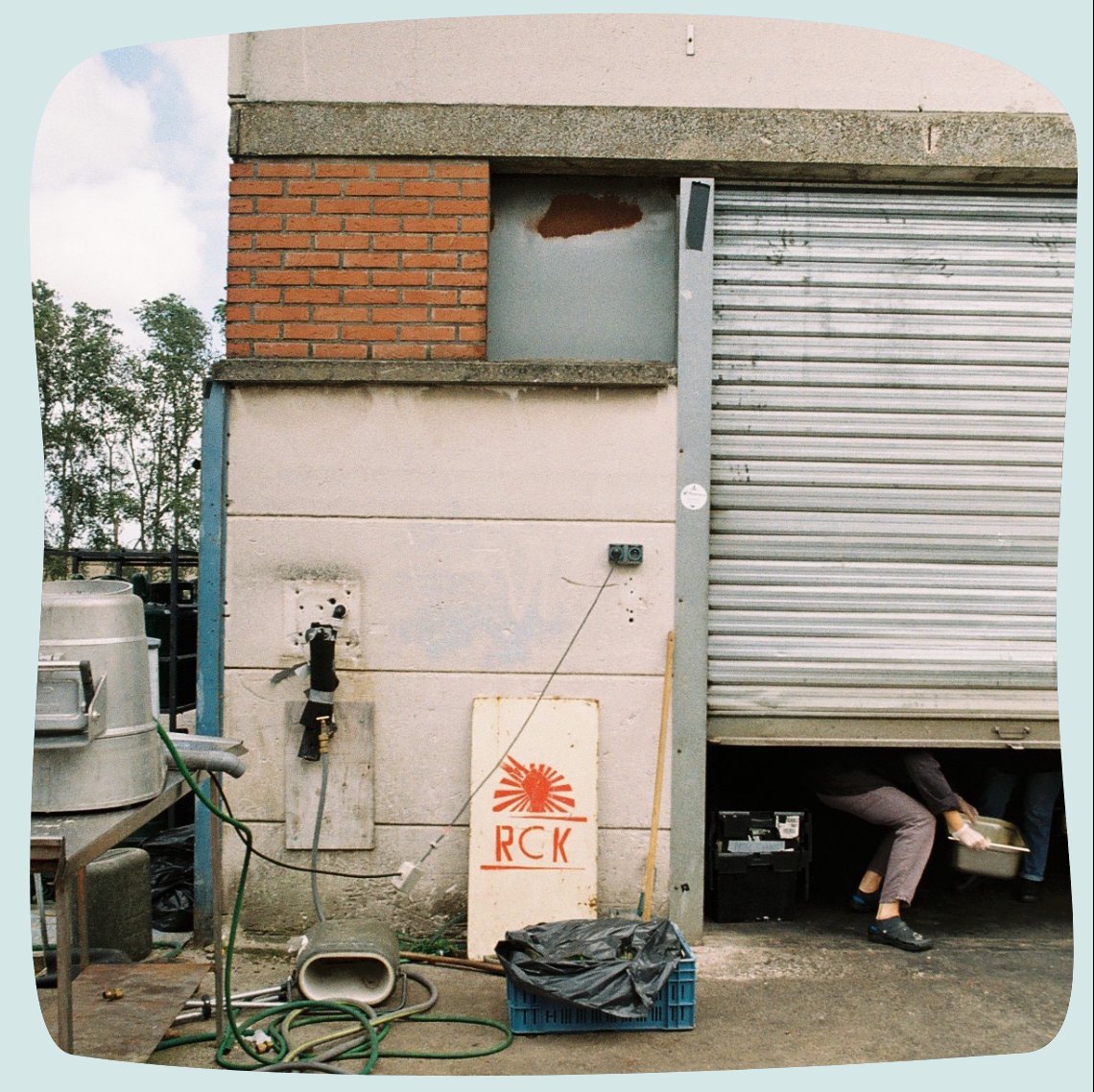 migrantsbureau's tweet photo. Head over to our Instagram to see our next instalment of the #MBTeamTakeover! This weekend Mathilda Della Torre, our graphics assistant, will be taking over our Instagram feed and talking about Calais. https://t.co/Rd3oMuhCtk