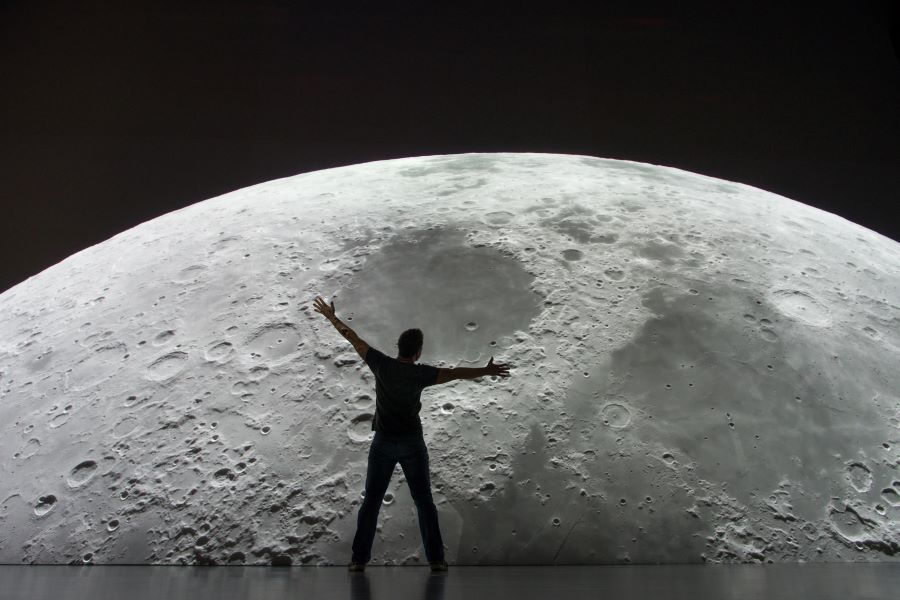 Der Spezialist für Mondfotografie im DLR, Rolf Hempel, berichtet im Blog von Damian Zimmermann über seine Passion, für die er sogar die Open-Source-Software MoonPanoramaMaker programmiert hat: damianzimmermann.de/blog/der-mondf…