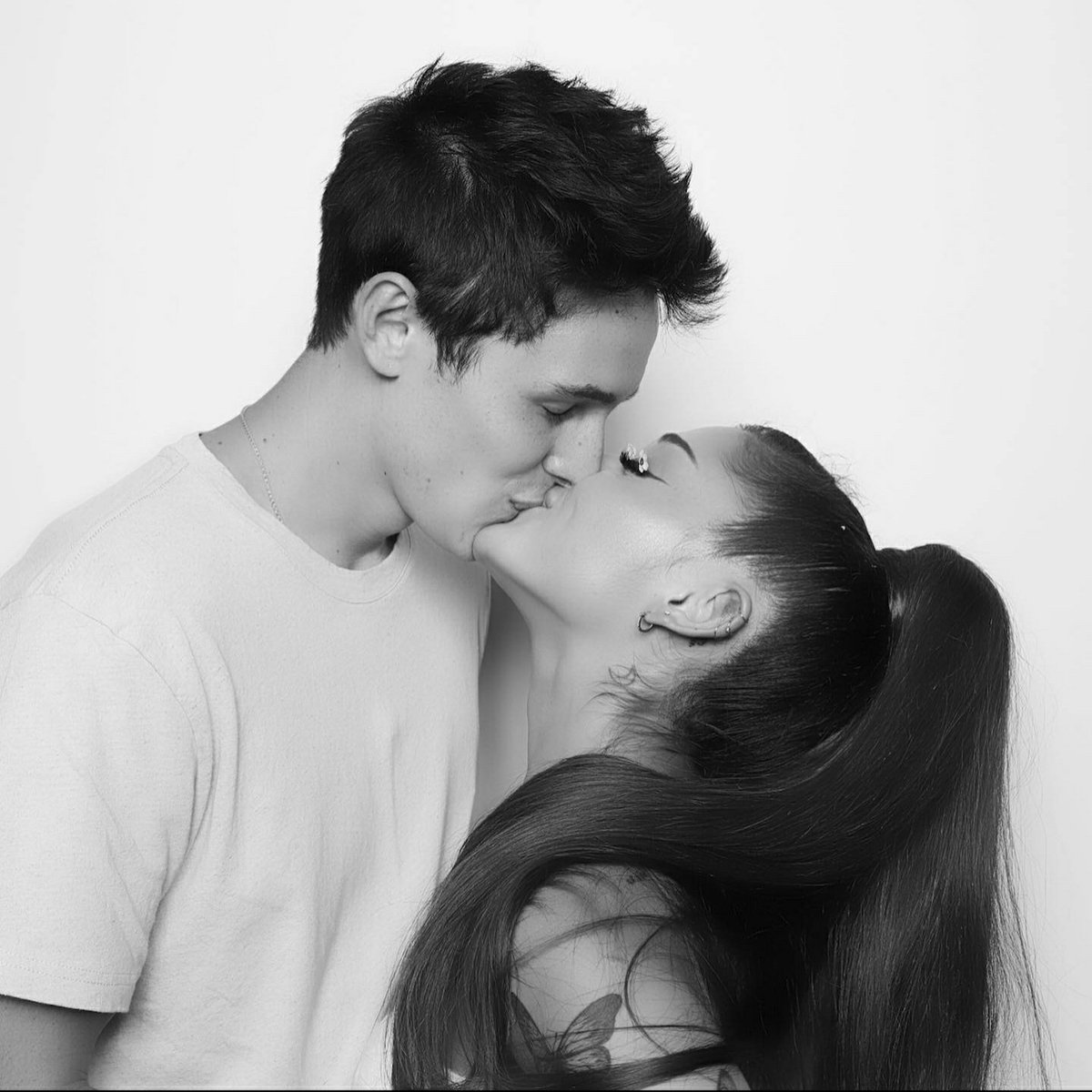 arigerous's tweet photo. Happyist couple https://t.co/NqmCmVRVWk