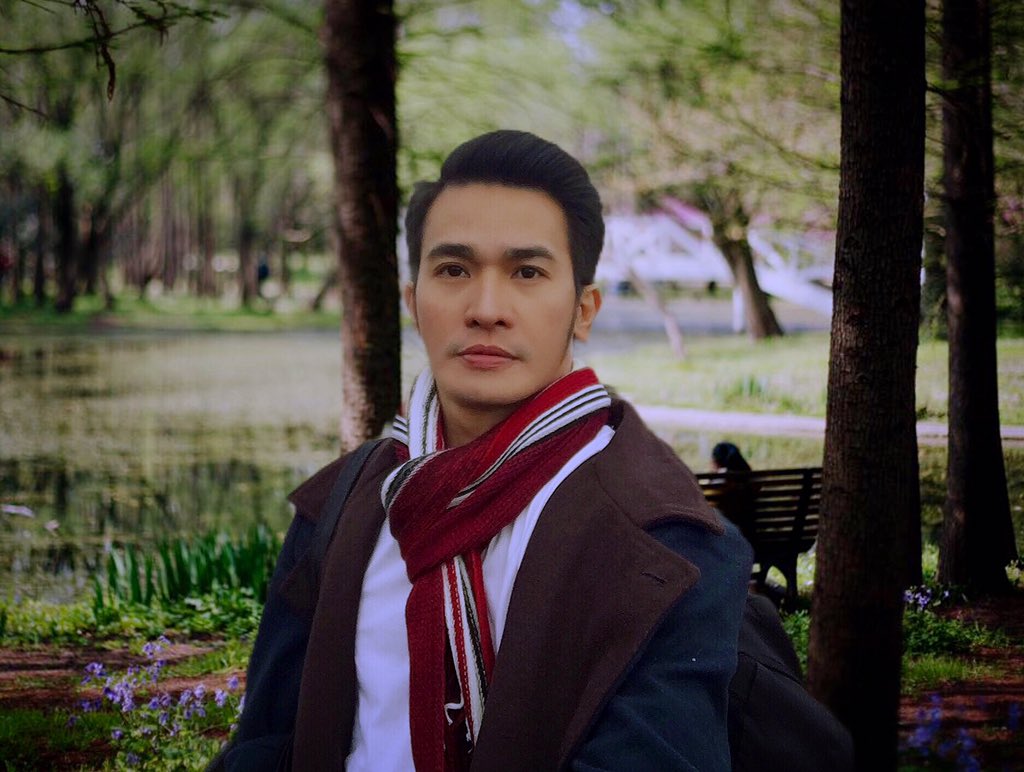 waldo_ralph's tweet photo. "Some days are for falling in love with people, some days are for cities, and some for solitude."
#AkifKichloo https://t.co/HLhiEBTpTl