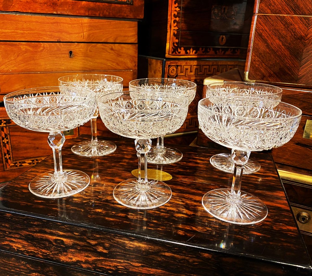 Stunning set of English 1920’s crystal champagne glasses. £290 for set of 6. #champagneglasses #vintagechampagneglasses #vintagechampagneglass #chanpagnedrinker #champagne #antiquechampagneglass #antiquechampagneglasses #englishcrystal #portobelloroad #barhamantiques