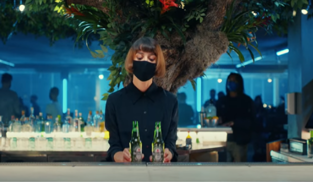 mkdirecto's tweet photo. Las mascarillas llegan a la publicidad: 6 campañas que las incluyen como respuesta a la "nueva normalidad" https://t.co/dz2qqCQLN6 https://t.co/pFDOf5a367