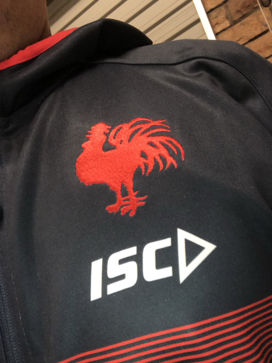 72jjk's tweet photo. I get home from work today and the missus has gotten me Roosters hoodie number 10 ❤️ #muchbetterhalf #EastsToWin https://t.co/9WyRnaLq1J