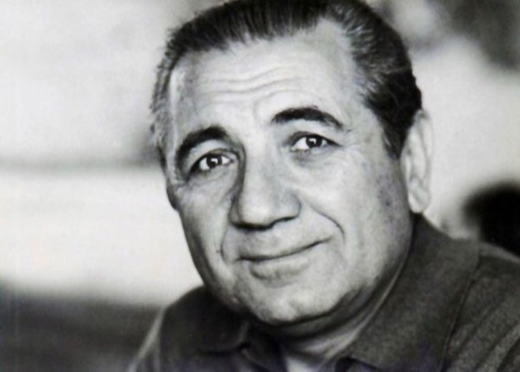 Kanal60's tweet photo. "Siz baksanız bir şey göremezsiniz
Benim yurdumdur orası
Ardıçlar, gürgenler, tozlu yollar
Tokat'la Niksar arası.."
 
               Cahit Külebi
                      🔹 
(D. 1917 Tokat - Ö. 1997 Ankara) https://t.co/mVlv2hs6NY