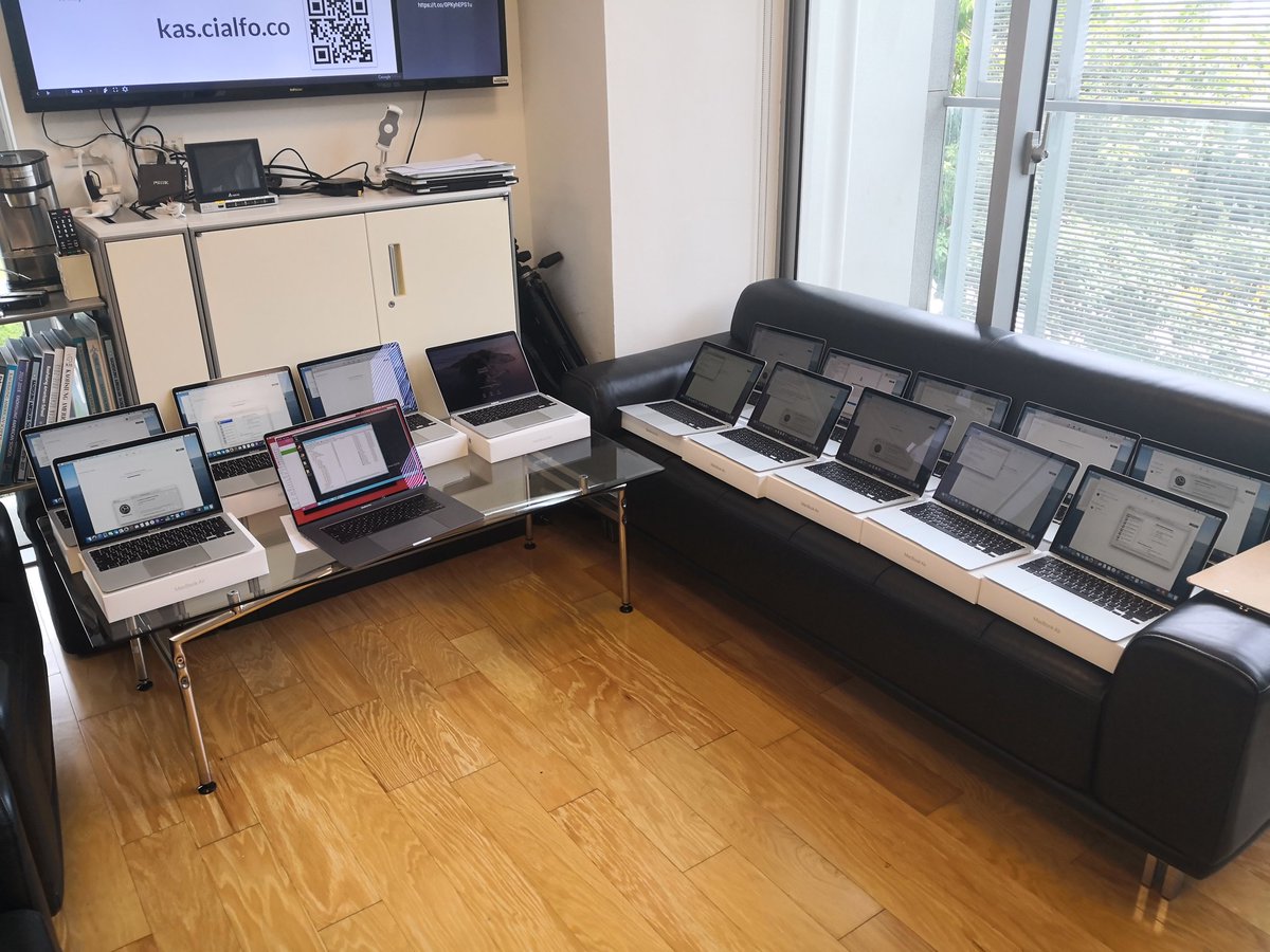 binarydaze's tweet image. New hardware for @KaohsiungAS teachers #MBAir2020. Thx @AppleEDU for pushing these through, and @StudioA for the setup help. #KAStw #munki @meraki #MDM