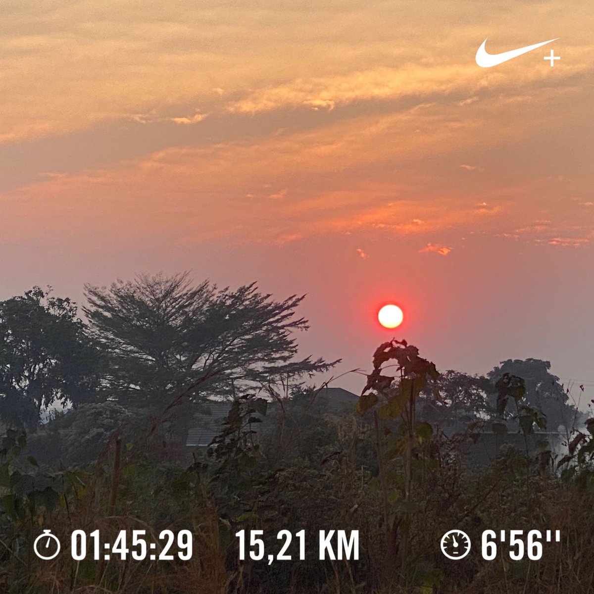 thembakalua's tweet photo. Today’s morning ritual! #RunningWithTumiSole #RunHappy #Run265 #nikerunclub #running #RunningMan https://t.co/TjPxSV85GG