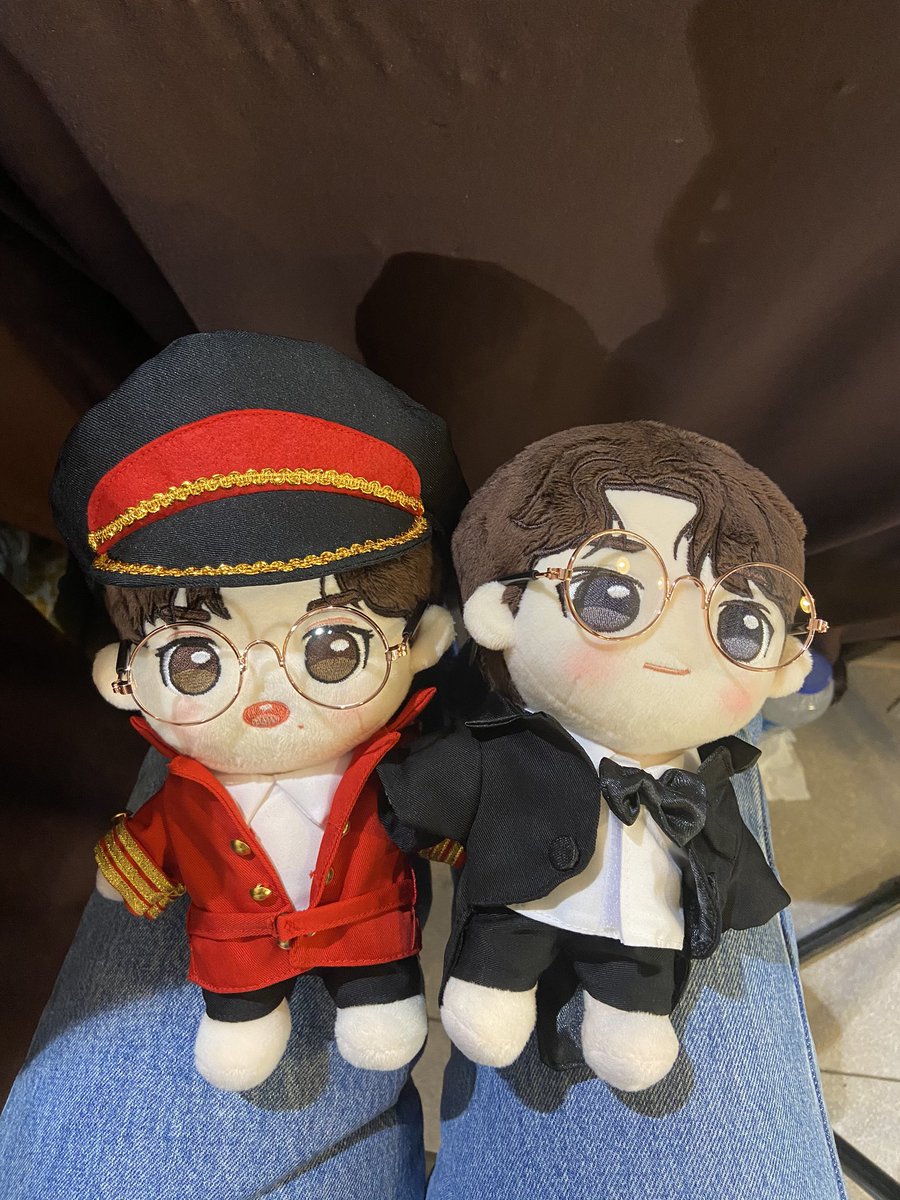 ได้น้องแล้วค่า สุดจะน่ารัก จากร้าน <a href="/Thestorydoll/">The story doll✨</a>  ความดีเทลเยอะ เนื้อผ้าเสื้อผ้าน้องก็ดี ไม่บาดผิวน้อง สุดจะอ่อนโยนต่อลูกๆ แว่นต้องถ่างหน่อย 😂