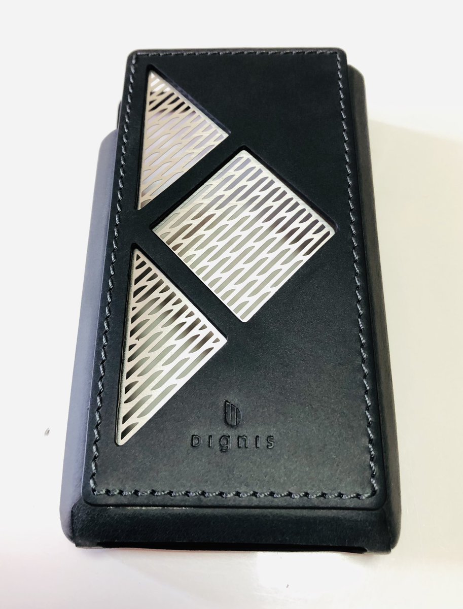 miineco106's tweet photo. 買いました🐱
めっちゃカッコいいし
でも万超えのケースは初めてなので色々ヤバい🙀
#DX220
#dignis https://t.co/3u5ER7VABT