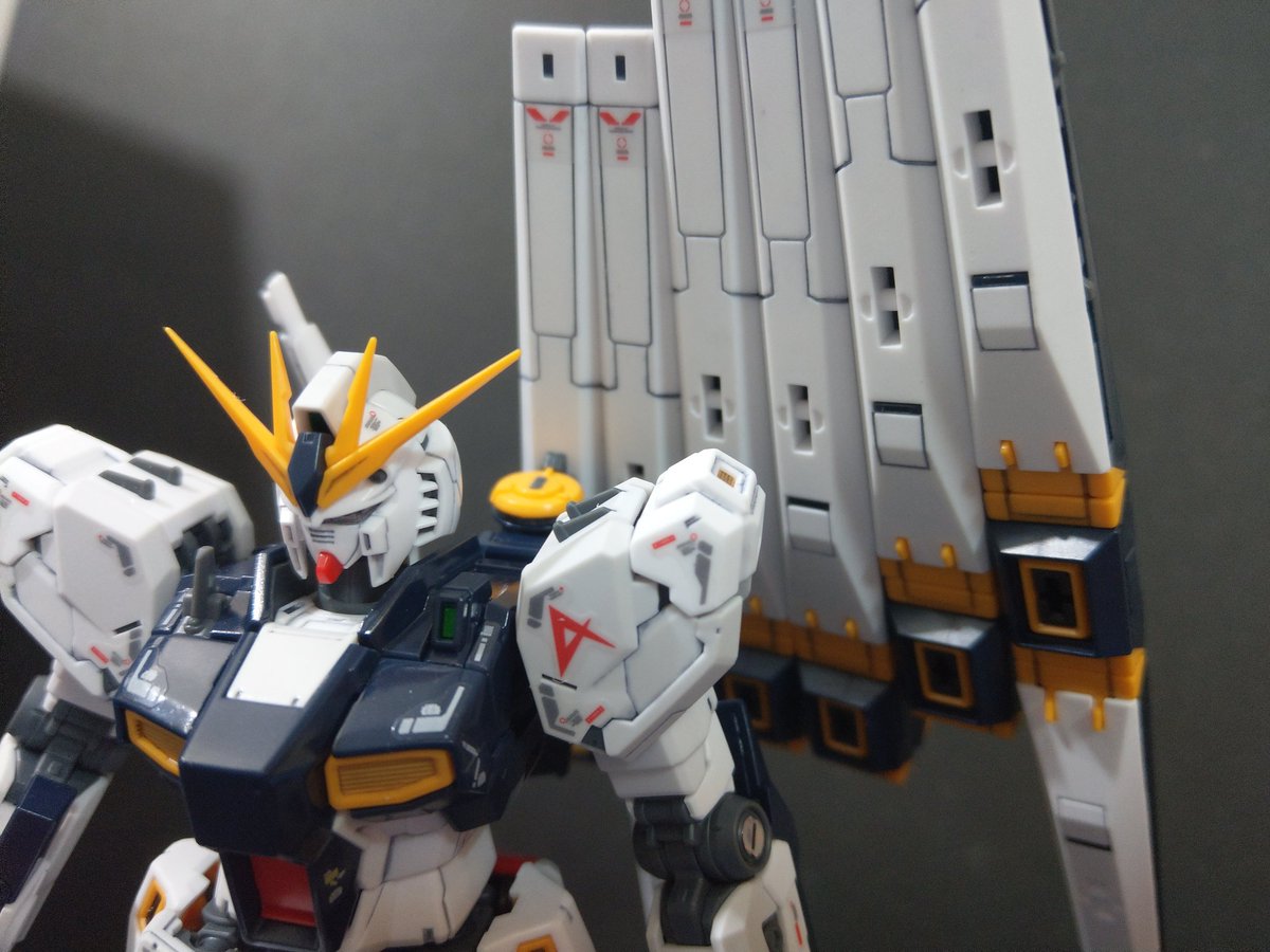 mrgunpla47's tweet photo. RG1/144Nuガンダム
素晴らしいとしか言えません。
唯一の欠点は背中のファンネルが重すぎて、機体のバランスが取りつらいたと思います。

完美。
唯一的缺點大概就是背後的感應炮太重，導致機身平衡很難抓 https://t.co/yGGG4hI3nc