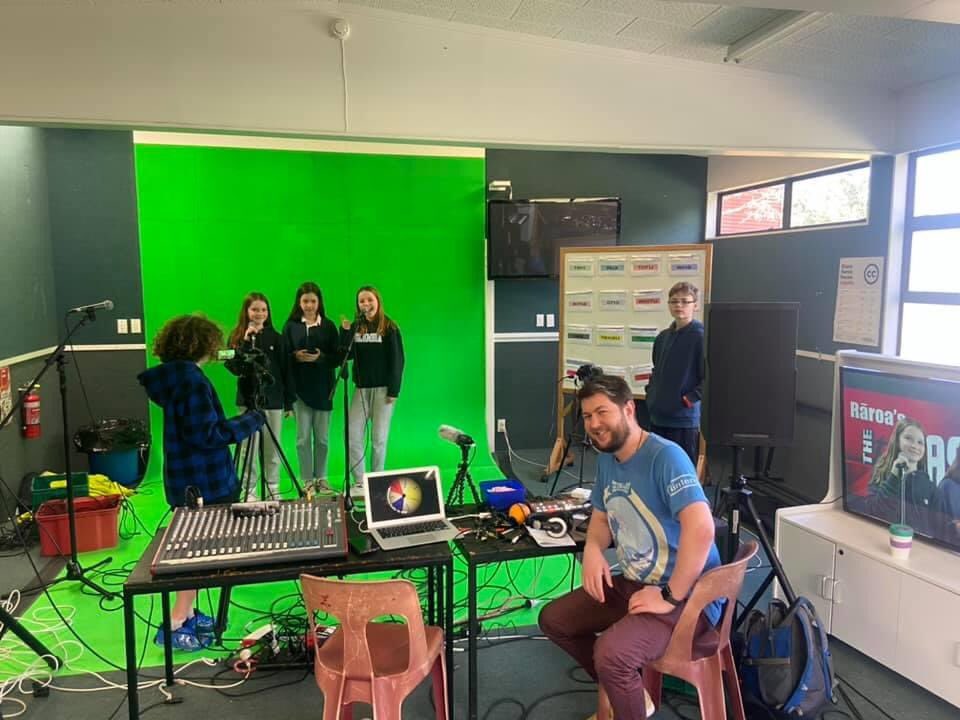 stepheneames's tweet photo. ‘The Chase’ assembly went live stream today. It was tremendous entertainment. #raroa #education https://t.co/bSSWviBIdm