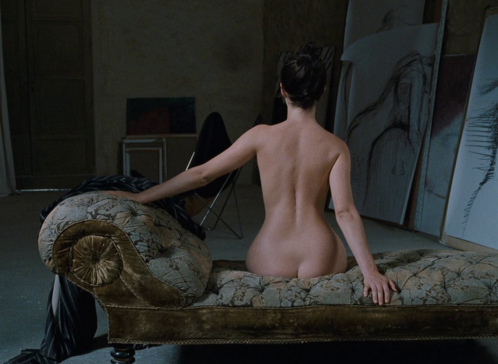 Happy birthday, Emmanuelle Béart.

La Belle Noiseuse, 1991, dir.
Jacques Rivette. 