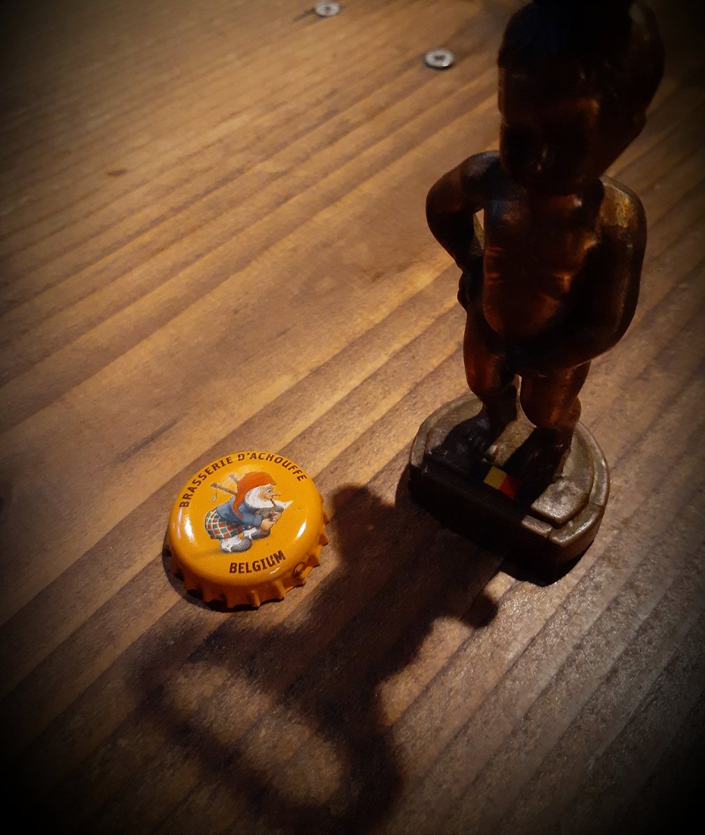 Shibuya_Belgo's tweet photo. 【終売商品】
小人の妖精でお馴染みの
Mc Chouffe

エチケット・王冠すべてにおいて小人の可愛さが詰まったコレクターファンの多い銘柄です。
現在開栓中の樽生シュフソレイユのボトルも終売対象なので樽生も今後飲めるかどうか...
#beercap #crowncap #bottlecap #ビールの
王冠 #ベルギービール🇧🇪 https://t.co/GvLnIAIsmj