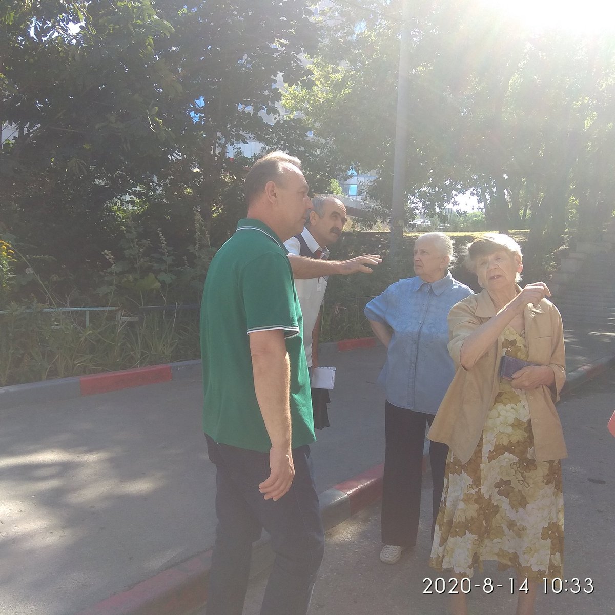 Сегодня с утра состоялась запланированная по моему обращению в <a href="/FKRSamara/">Фонд капитального ремонта Самарской области</a> комиссия по адресу Осипенко,2в.Вышли председатель совета дома и жители дома.Совместно с куратором и подрядчиком обошли дом,осмотрели проблемные участки фасада.До 10.09 гаран.работы будут завершены.