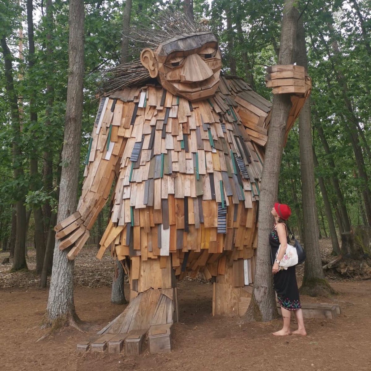 anked's tweet photo. Wahlkreistage sind abwechslungsreich - hinsichtlich Inhalten u Orten. Gestern war 1 der 4 Termine ein Treffen mit d Tourismusverband #DerFlaeming im #Barfußpark Beelitz Heilstätten. Wenn Ihr mal einen Tag in der Natur genießen wollt: da solltet Ihr hin, perfekt für groß u klein! https://t.co/yzQYNO319u