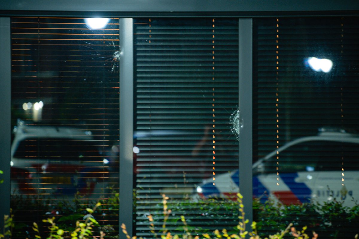 Woning Berkel-Enschot beschoten, niemand gewond #BerkelEnschot #Klaproosstraat #Schietincident.