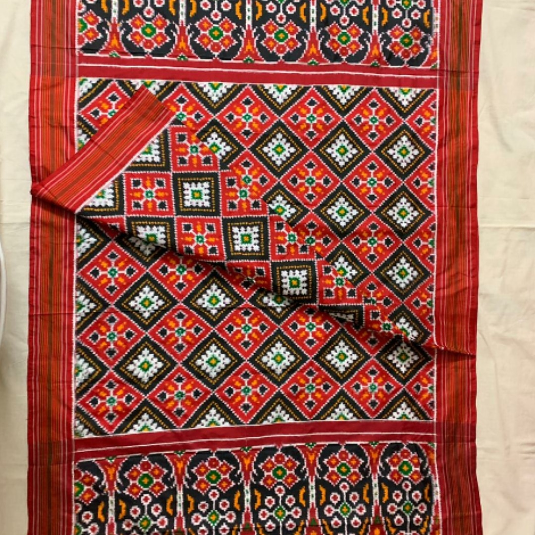 AleMalathi's tweet photo. Double ikkat silk dupatta

For details whatsapp on +91-7842217727

#Vocal4Handmade 
#smritiirani https://t.co/hPOrGLONJb