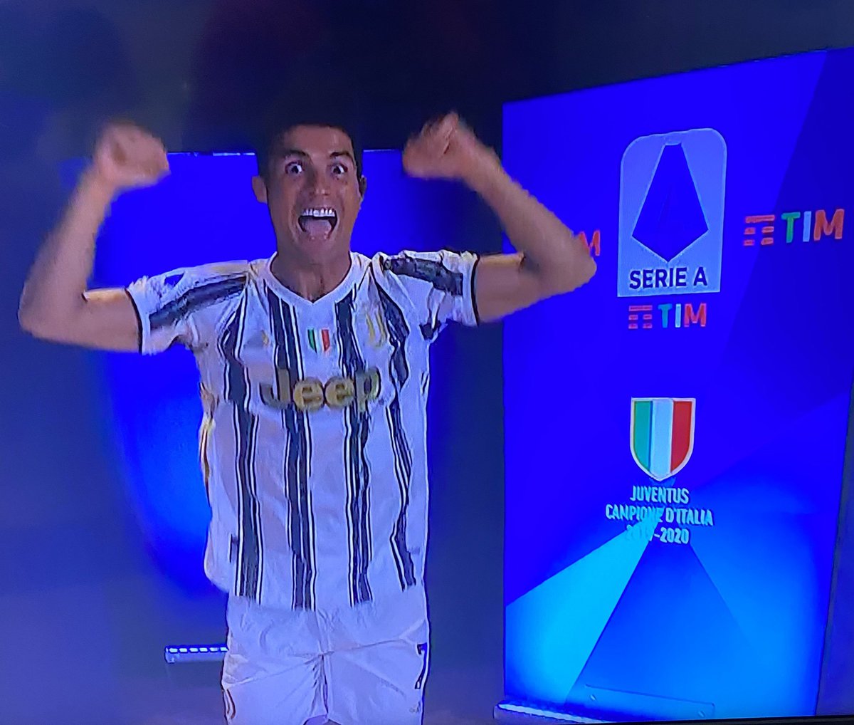 Rossana Juventina ⚪⚫🏳️‍🌈 tweet media
