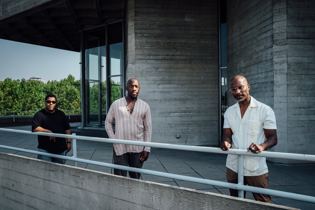 NationalTheatre's tweet image. We’re finally on the road to performing again at the National Theatre. 😍 

First up is Death of England: Delroy, a new play by @royboywilliams and @Clint_Dyer_ featuring @GilesTerera. 

We plan socially distanced performances in the Olivier from late October.