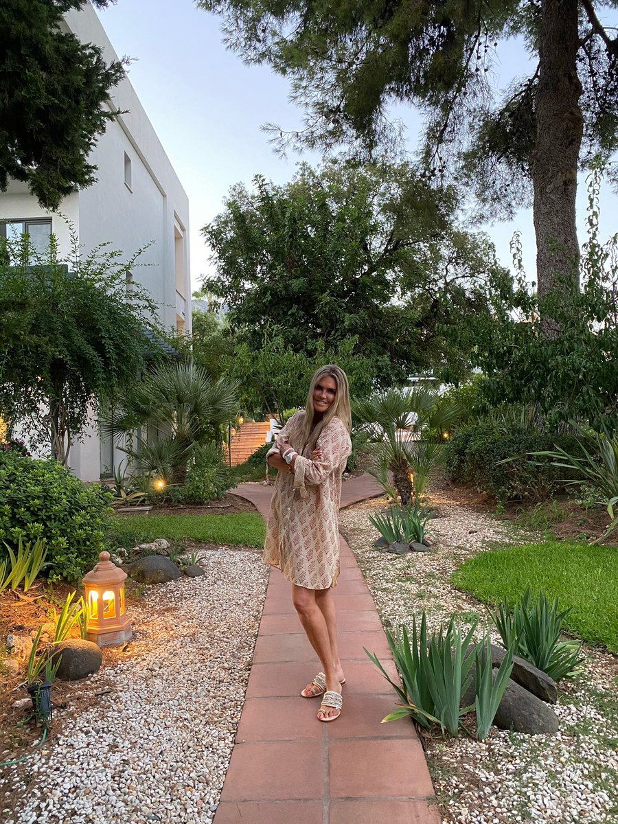 Después de ver las noticias 🤦‍♀️prefiero salir a airearme .  
Que mal veo el panorama .