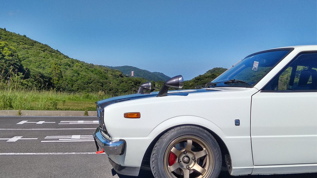 te37_bstrd's tweet photo. #内之浦
#ロケット基地
#暑すぎて草 
#誰もいない 
#TE37Levin
#カローラレビン
遠くに発射台が見えますけど
暑すぎた❗
クーラー付いてるけどガス少なめ効かない😓 https://t.co/Hmm9Nf3WfY
