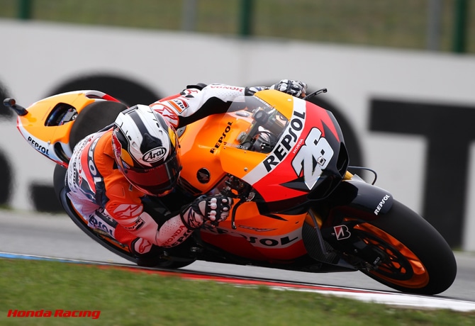 #SamuraiSaturday Dani Pedrosa (Repsol Honda RC212V) on his way to claim the first of his two consecutive #CzechGP pole positions. Brno 2010