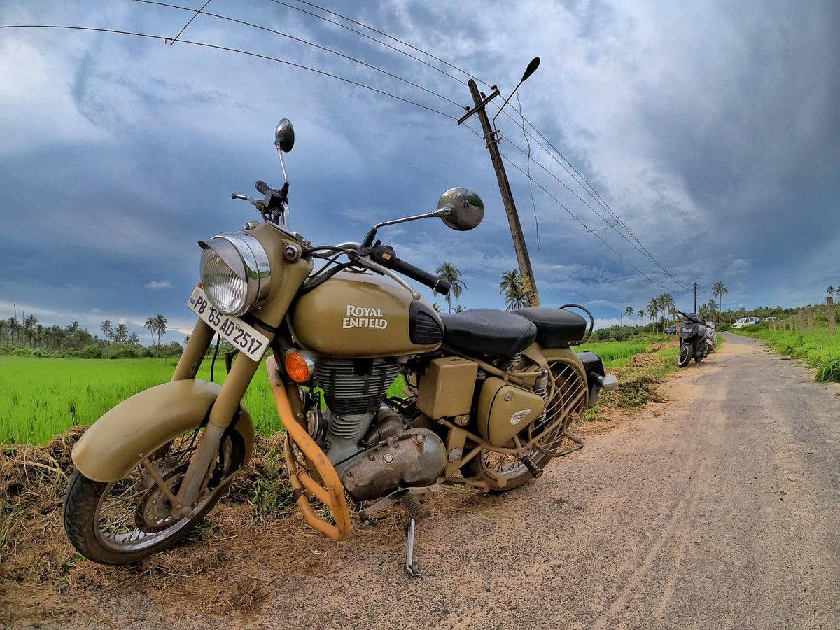 tusharjagtap123's tweet photo. If you never ride a bullet then you will never be ROYAL
@royalenfield #royalenfield #bullet #classic #royalenfieldindia #royalenfieldclassic #royalenfieldlovers #royalenfieldbullet #enfield #photography #goatrails #wowgoa #streetsofgoa #explore_goa_official #travel #goadairies https://t.co/pbNPucsgLJ