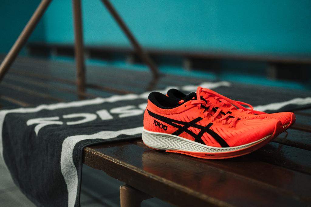 It's FINALLY here! METARACER - ready to race, right out of the box. 📦
Now available 👉 asics.tv/2PQOJCr