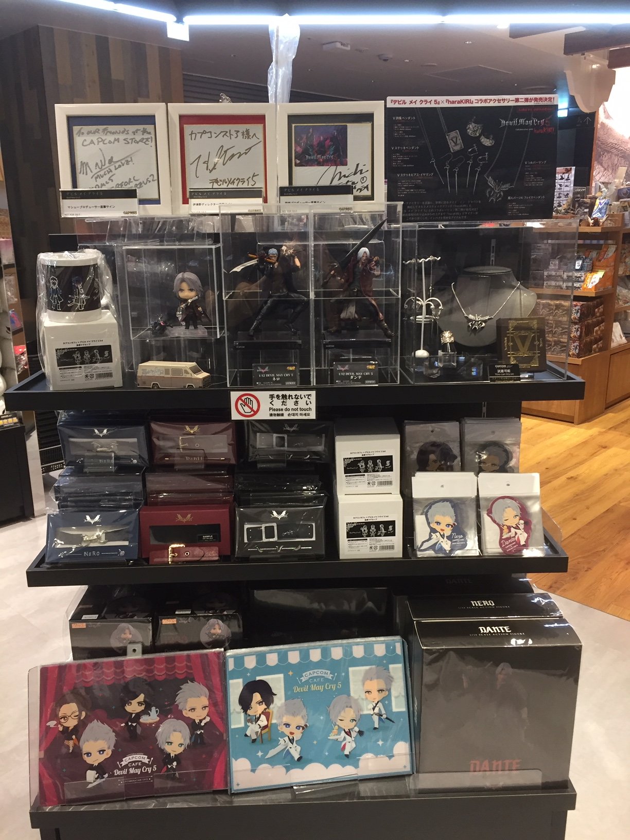 デビルメイクライ5 カプコンストア Xmas アクリルクロック CAPCOM