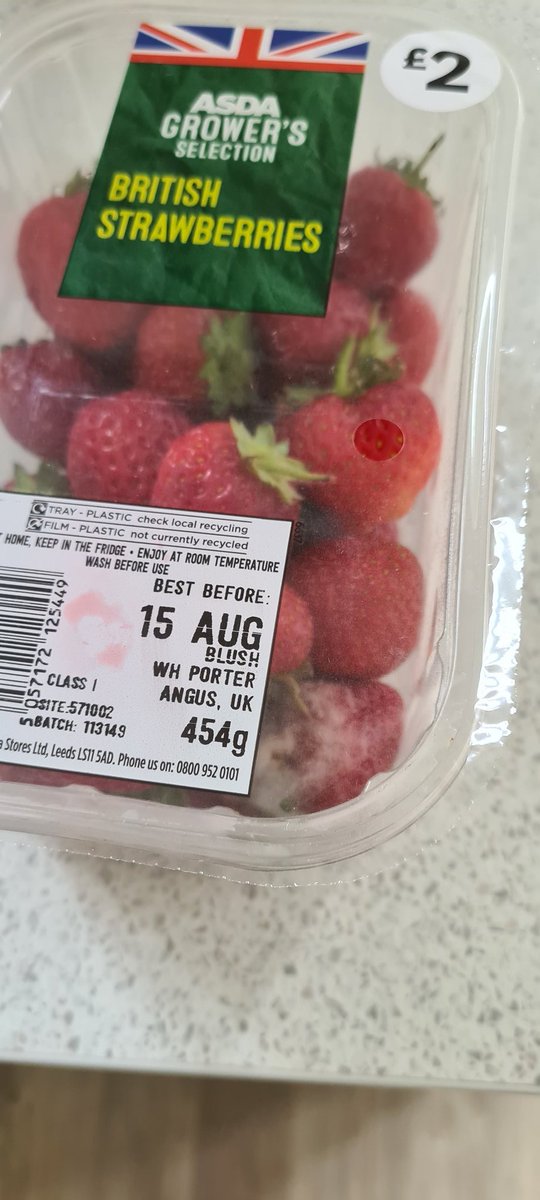 LilFinney's tweet photo. @asda @AsdaServiceTeam not what you expect 24 hours after purchase and before the best before date 😡 whole punnet on the turn https://t.co/hvtd8M8pRD