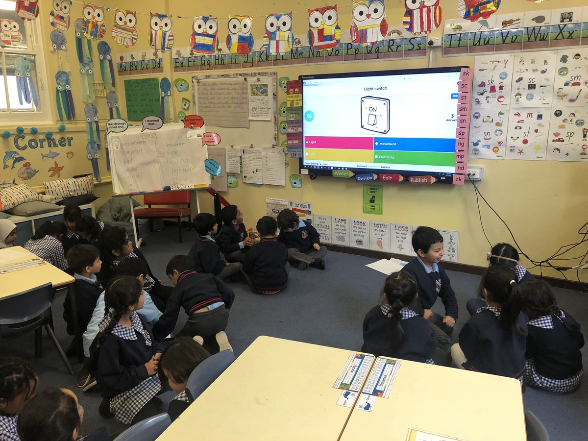 We used <a href="/GetKahoot/">Follow @Kahoot</a> review our knowledge on different forms of energy in #science. This was 1P’s first time playing this game and we had so much fun! 😊 <a href="/AuburnNthPS/">Auburn North PS</a> <a href="/Miss_MNg/">Megan Ng</a>