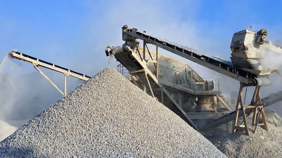 bricks_express's tweet image. Are you starting a construction ,look no further for quality 3/4 stones. Contact us on +263772419185