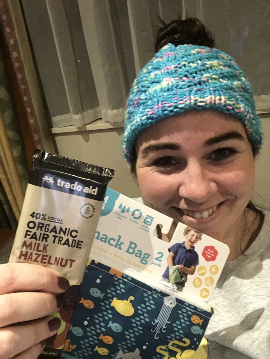 _jsycar_'s tweet photo. HOW AMAZING!! My SS made me a messy bun beanie!! It’s one of a kind as the yarn has been dyed by a friend of theirs who also wrote the pattern which my SS cleverly named “Bean there, Bun that” 😍😍 chocolates,lip balm and snack packs for my boys. Thank you! #MidWinterSecretSanta https://t.co/4hu8oFuvN1