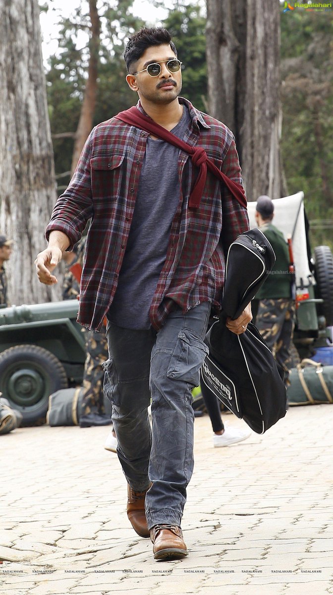 Ragalahari's tweet photo. The Ultimate SWAG master!π₯π₯π₯ @alluarjun
#AlluArjun #SwagAndStyle #StylishStar #swagger #Ragalahari https://t.co/yv5rGLVqwv