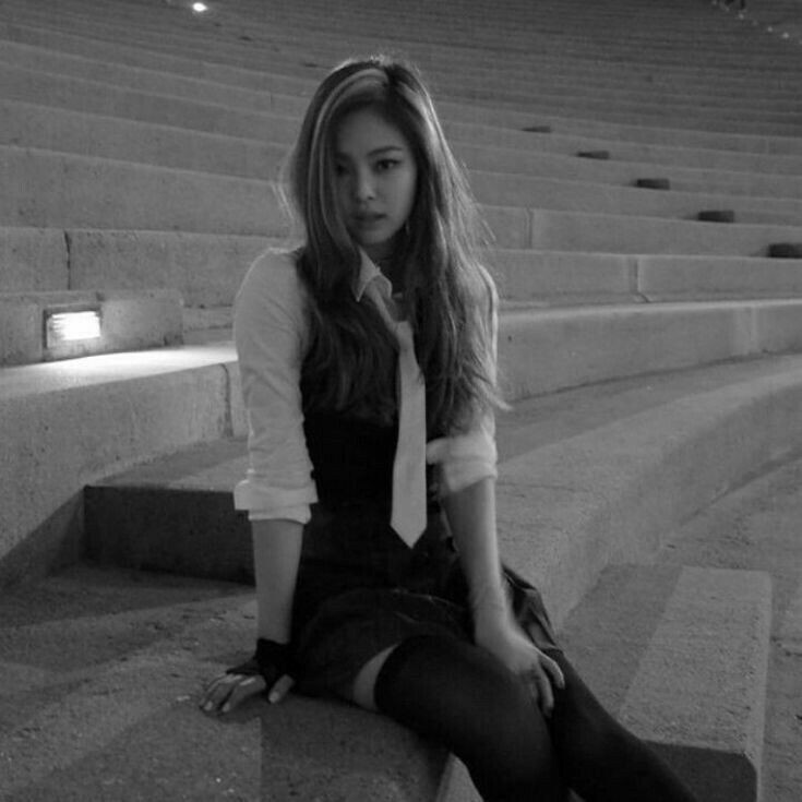 Jennie Kim as your rockstar girlfriend, a thread: