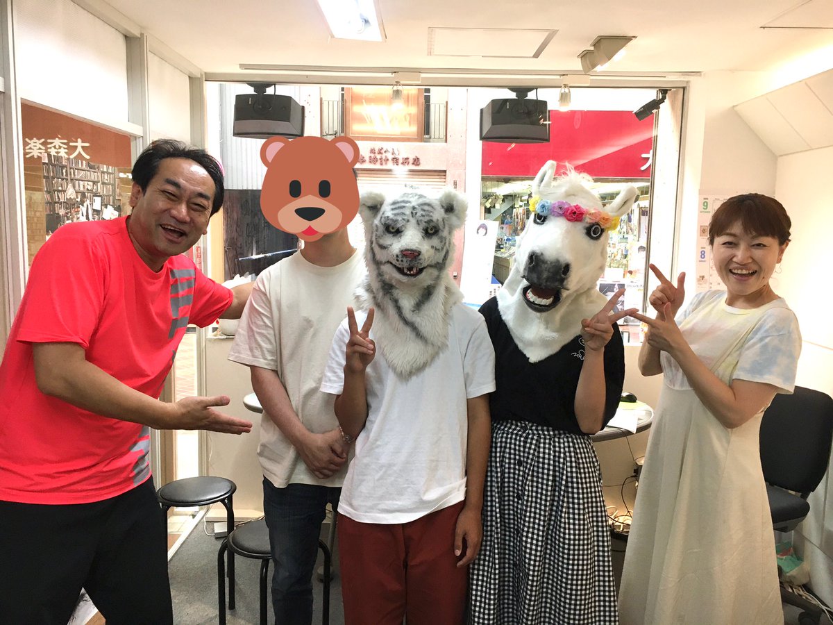 lilyF24you's tweet image. 噂の高校生ドラマーと中学生サックスプレイヤーの凄腕姉弟
#TORAUMA のお二人♪
これからの活躍が楽しみです‼️
(お父様は顔出しokか分からないのでクマさんにさせていただきました🐻)
#あもーれマッタリーノ