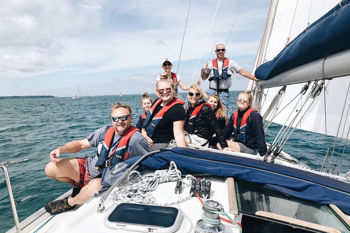 HPYC's tweet image. Another fabulous photo taken on one of our skippered charters last week! 

Get in touch with us to book your next adventure! 
Find out more about our fantastic late offers and availability 👇🏻
bit.ly/3fMhyvk
#SummerOnTheWater #GetAFloat #waterlust #Hamble